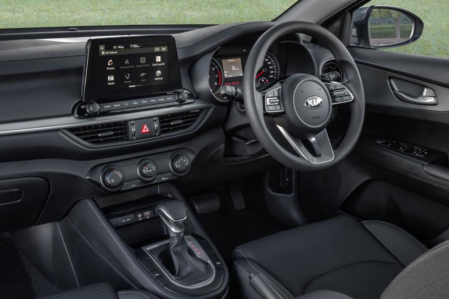 Интерьер Kia Cerato S 2018 года  (AU) (фото 8 из 11)